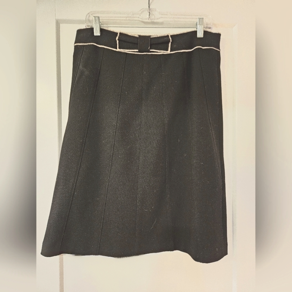 Cute skirt with bow